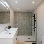 Luxury Paradise 아파트